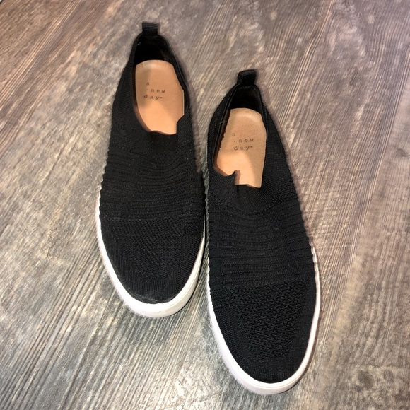 A New Day Shoes | Black | Slip On | Size 8 - Picture 1 of 4